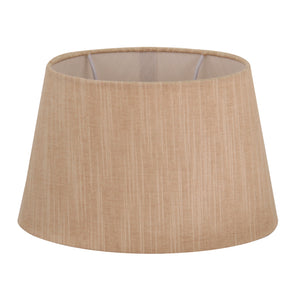 Der cremefarbene Lampenschirm Oval bringt sanftes Licht in Ihr Zuhause. Perfekt für eine gemütliche Atmosphäre.