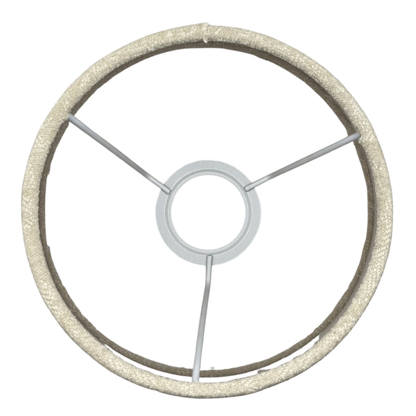Der cremefarbene Lampenschirm Drum begeistert mit modernem Design. Ideal für eine sanfte Beleuchtung in jedem Raum.
