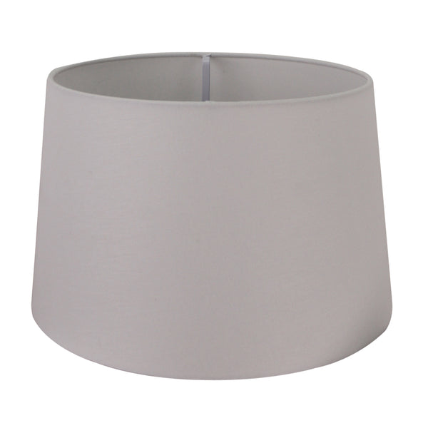 Detailansicht des offwhite Lampenschirms Drum. Dieser zeitlose Schirm bringt sanftes Licht und Eleganz in jeden Raum.