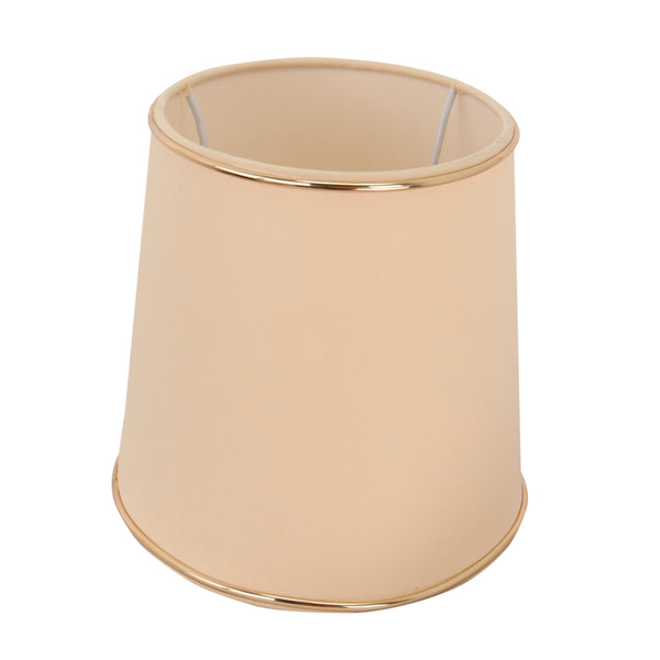 Detailansicht des ovale, beige Lampenschirms von Various. Er verleiht jedem Raum eine warme und einladende Atmosphäre.