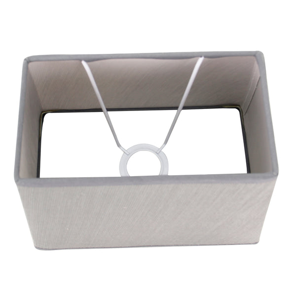 Detailaufnahme des grauen Lampenschirms Conica. Ideal für eine moderne, stilvolle Beleuchtung in jedem Wohnraum.