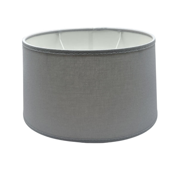 Schicker ovaler Lampenschirm in Grau mit 14 cm Höhe. Perfekt für stilvolle Akzente in modernen Wohnräumen.