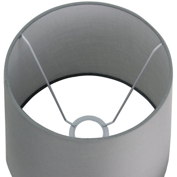 Detailaufnahme des grauen Lampenschirms Drum mit modernem Design. Ideal für ein stilvolles Ambiente in jedem Raum.