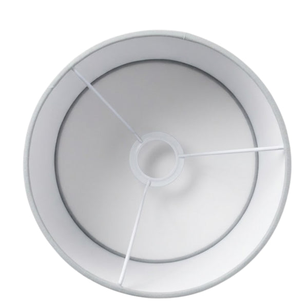 Eleganter grauer Lampenschirm in Drum-Form mit einem Durchmesser von 23 cm. Perfekt für gemütliche Lichtakzente.