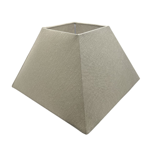 Detaillierter Einblick in den grauen Lampenschirm Quadrato. Modernes Design für stilvolle Beleuchtung in jedem Raum.