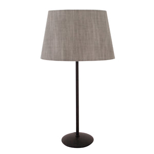 Der graue Lampenschirm Oval von Various bringt sanftes Licht in jeden Raum. Perfekt für eine gemütliche Atmosphäre.