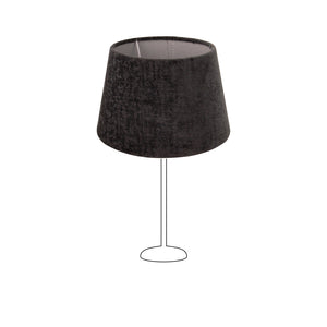 Der dunkelgraue Lampenschirm Drum bringt moderne Eleganz in jeden Raum. Ideal für stimmungsvolle Lichtakzente.