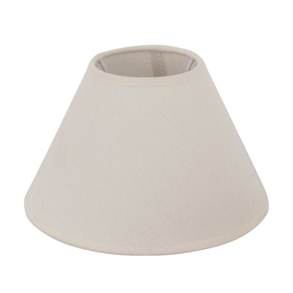 Der natürliche Lampenschirm von Various bringt Wärme in jeden Raum. Ideal für eine einladende Atmosphäre im Wohnzimmer.