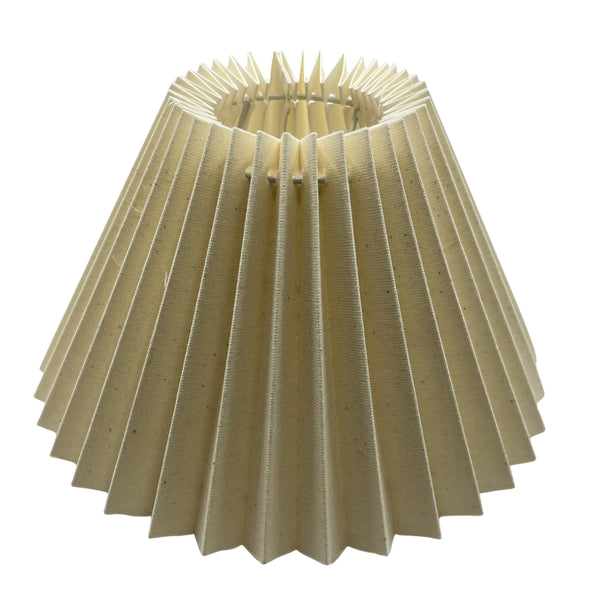 Natürlicher Lampenschirm in sanften Tönen mit Ø22 cm. Ideal für eine harmonische Beleuchtung in jedem Wohnraum.