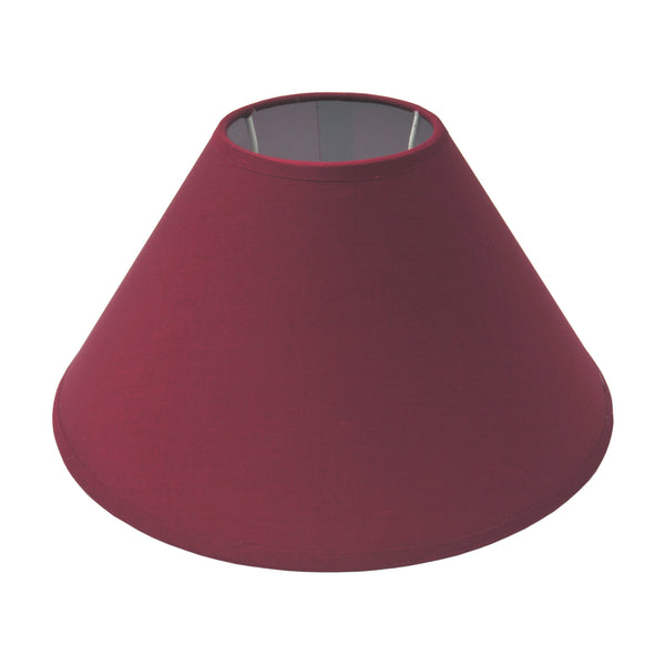 Leuchtend roter Lampenschirm von Various mit frischem Design. Perfekt für eine lebendige Atmosphäre in jedem Raum.