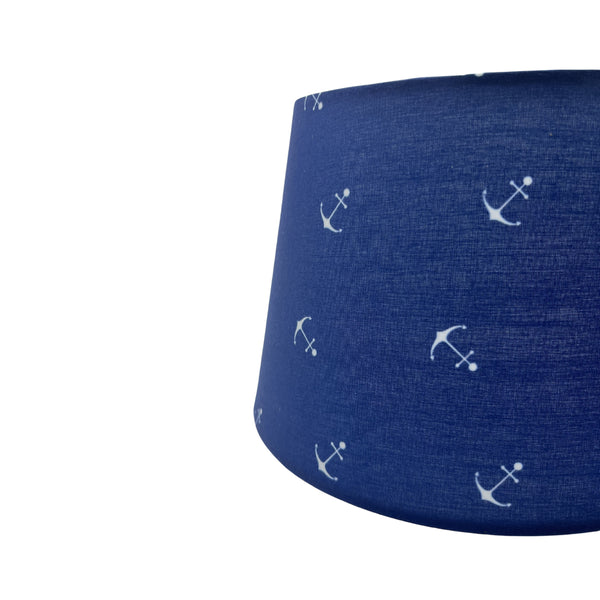 Hellblauer Lampenschirm aus der Serie von Various in eleganter Drum-Form. Ideal für eine sanfte, entspannte Beleuchtung.