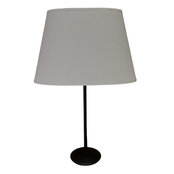 Der ovale Lampenschirm in Grau bringt modernes Flair in jeden Raum. Ideal für eine stilvolle Beleuchtungseinstellung.