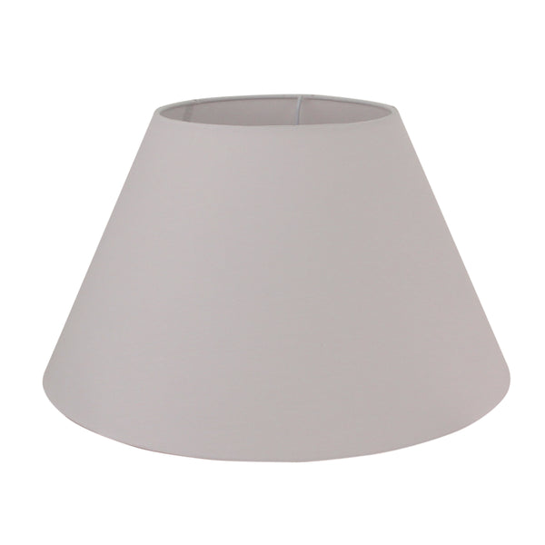 Der weiße Lampenschirm Top mit Ø40 cm schafft eine helle, freundliche Atmosphäre. Ideal für moderne Wohnräume.