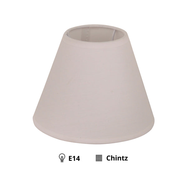 Detailansicht des modernen Lampenschirms in Weiß. Ideal für eine stilvolle Lichtgestaltung in jedem Raum.