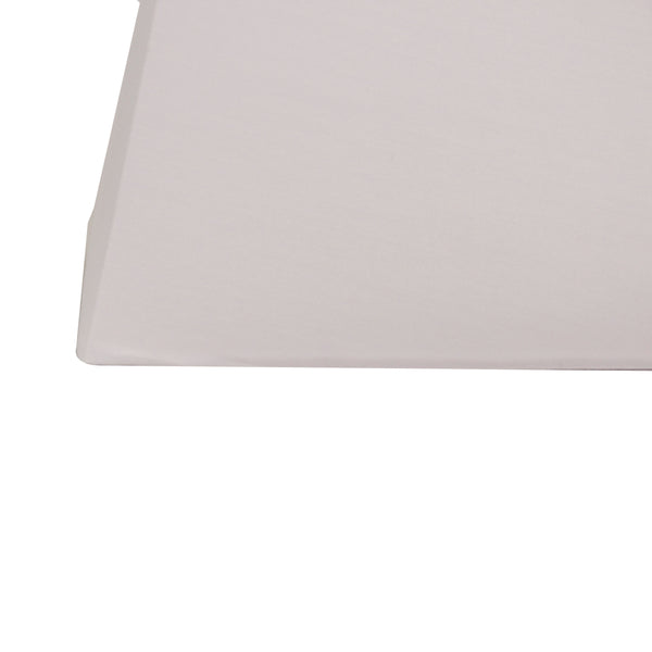 Der weiße Lampenschirm Conica im modernen Design bringt zeitgemäßen Charme in dein Zuhause.
