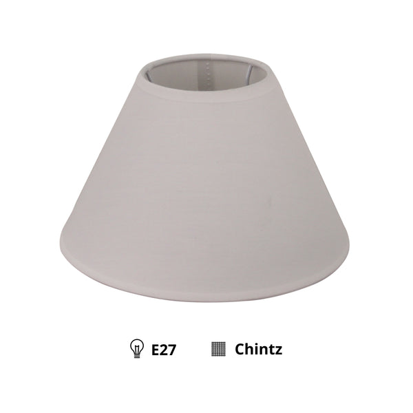 Der moderne Lampenschirm in Weiß begeistert durch sein schlichtes Design und passt perfekt in jedes zeitgemäße Zuhause.