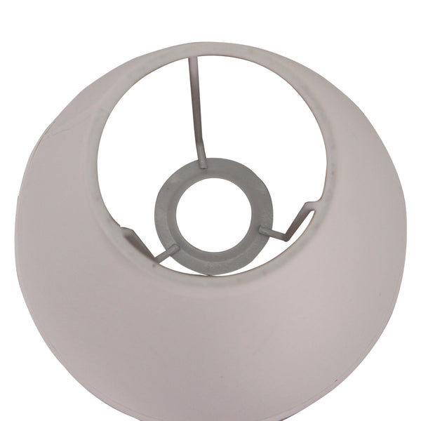Der moderne weiße Lampenschirm Top überzeugt durch sein schlichtes Design.