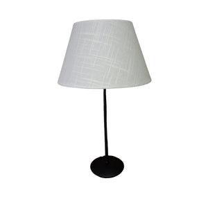 Der moderne weiße Lampenschirm Top bringt frisches Licht in jeden Raum.