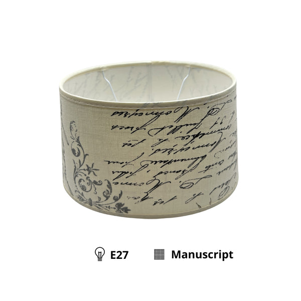 Detailaufnahme des ovalen Lampenschirms in Creme. Ideal für gemütliche Beleuchtung und harmonische Akzente in Ihrem Zuhause.