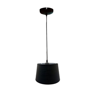 Der schwarze Lampenschirm Drum mit Ø25 cm schafft eine gemütliche Atmosphäre in jedem Raum. Ideal für stimmungsvolles Licht.
