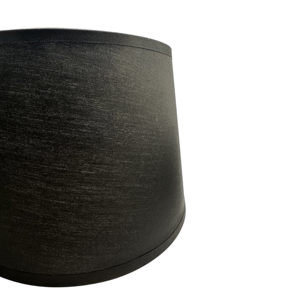 Schwarzer Lampenschirm Drum mit einem Durchmesser von 30 cm. Perfekt, um eine gemütliche Atmosphäre zu schaffen.
