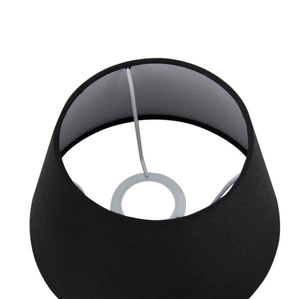 Der schwarze Lampenschirm von Various überzeugt mit modernem Design. Ideal für stilvolle Akzente in jedem Raum.