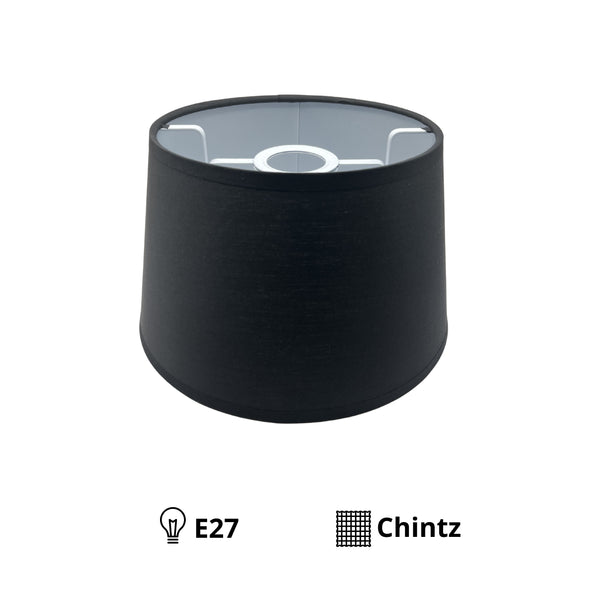 Der schwarze Lampenschirm Drum von Various bringt modernes Flair in jeden Raum. Ideal für individuelle Lichtgestaltungen.