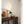 Die schwarze Max Tischleuchte von Various bringt modernes Design in Ihr Zuhause. Ideal für stimmungsvolles Licht am Abend.