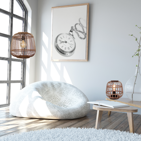 Die braune Pendelleuchte Nature Trapeze setzt natürliche Akzente in rustikalen Räumen. Perfekt für ein gemütliches Ambiente.