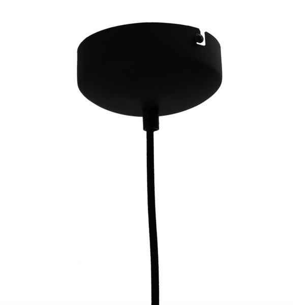 Detailaufnahme der schwarzen Pendelleuchte Nero mit industriellem Flair. Perfekt für moderne Küchen oder Essbereiche.