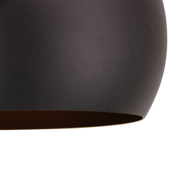 Detailaufnahme der modernen Deckenleuchte Sfera in elegantem Schwarz. Ideal für eine stilvolle Raumbeleuchtung.