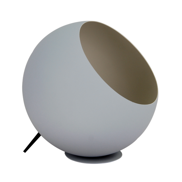 Detailansicht der blauen Tischleuchte Sfera mit modernem Design. Perfekt für stimmungsvolle Akzente in jedem Raum.