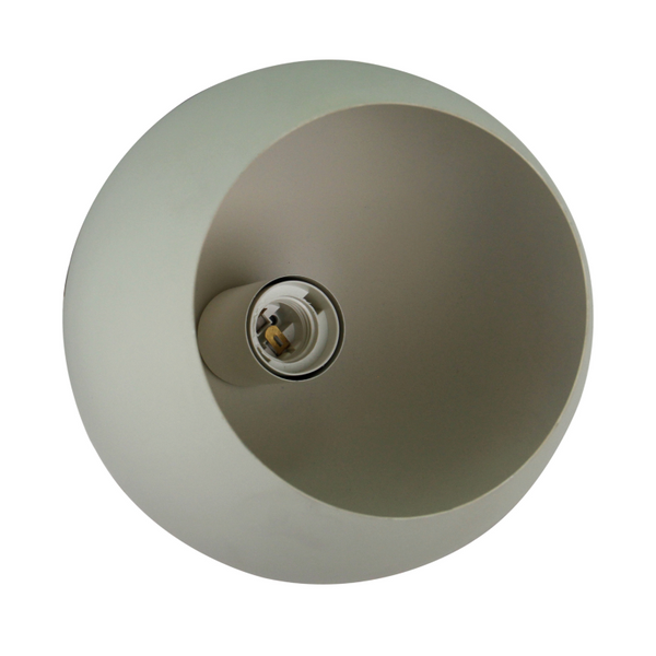 Detailaufnahme der eisgrünen Tischleuchte Sfera. Sie bringt frischen, modernen Charme in jeden Wohnbereich.