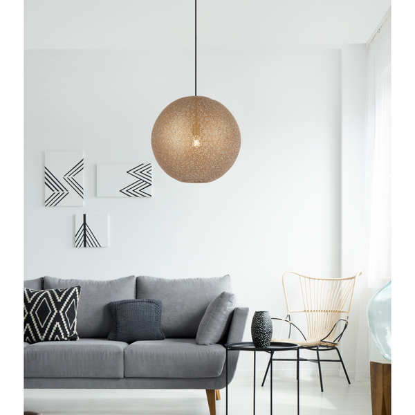 Detailansicht der modernen Rolo Pendelleuchte in edlem Gold. Ideal für ein glänzendes Ambiente in jedem Raum.