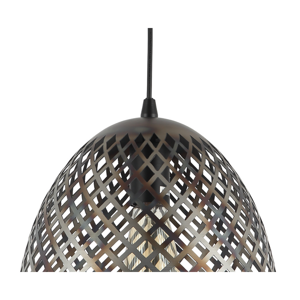Detailaufnahme der schwarzen Pendelleuchte Pavia mit industriellem Charme. Sie verleiht jedem Raum einen modernen Akzent.