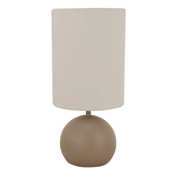 Die taupefarbene Tischleuchte Porto besticht durch ihr modernes Design. Ideal für stimmungsvolles Licht im Wohnbereich.