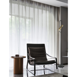 Die goldene Stehleuchte Reggio besticht durch ihr klassisches Design. Sie verleiht jedem Raum eine elegante Atmosphäre.
