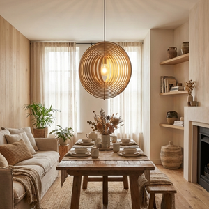 Die cremefarbene Ring Pendelleuchte schafft eine warme, einladende Atmosphäre. Ideal für moderne Wohnräume und Essbereiche.