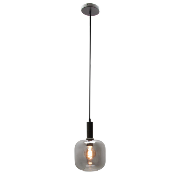 Die schwarze Pendelleuchte Specchio vereint modernes Design mit eleganter Funktionalität.