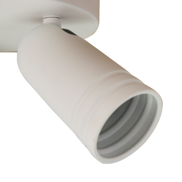 Detailaufnahme der weißen Spero Deckenleuchte von Chericoni. Ihr industrielles Design bringt frischen Wind in jeden Raum.