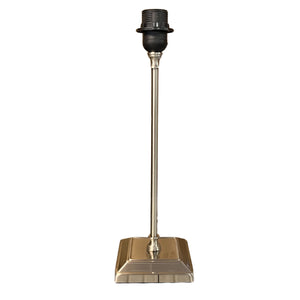 Klassischer Lampenfuß in Nickel mit einer Höhe von 38 cm. Perfekt, um Ihren individuellen Lampenschirm elegant zu tragen.