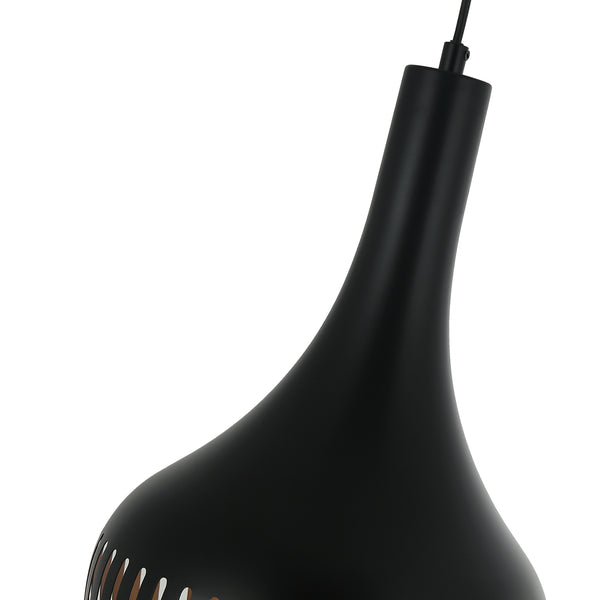 Schwarze Pendelleuchte Canna aus Metall vereint modernes Design mit eleganter Lichtgestaltung. Ideal für stilvolle Räume.