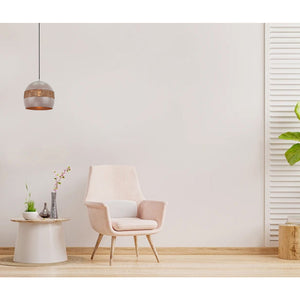 Die taupefarbene Caserta Pendelleuchte aus Rattan bringt ländlichen Charme in jeden Raum.