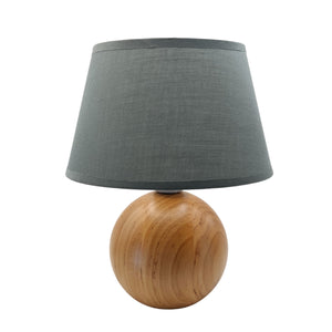 Der braune Lampenfuß aus Holz fügt sich harmonisch in jede Einrichtung ein. Ideal für individuelle Lampendesigns.