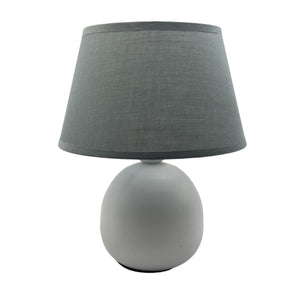 Der elegante Lampenfuß in Weiß mit 15 cm Höhe bringt zeitlose Einfachheit in jedes Ambiente. Perfekt für vielfältige Lampen.