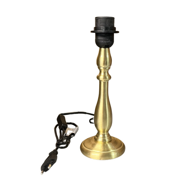 Detailaufnahme des eleganten Messing-Lampenfußes mit 26 cm Höhe. Er verleiht jedem Raum einen Hauch von Luxus.