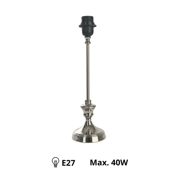 Detailaufnahme des eleganten Lampenfußes in Nickel. Perfekt für kreative Beleuchtungslösungen in jedem Wohnraum.