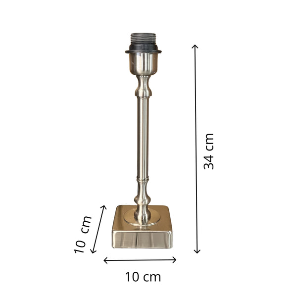 Eleganter Lampenfuß in Nickel mit zeitloser Ausstrahlung. Ideal für moderne Lampenschirme und stilvolle Lichtakzente.
