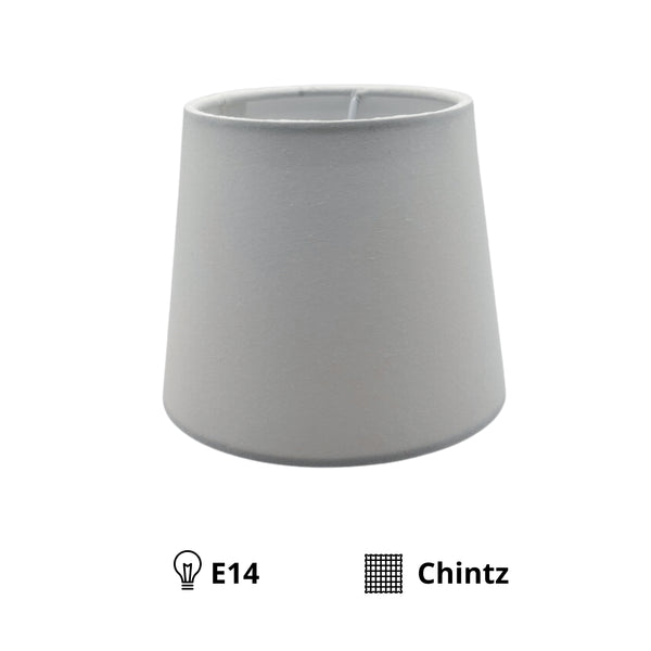 Der cremefarbene Lampenschirm aus Chintz verleiht jedem Raum eine moderne, minimalistische Note. Ideal für stilvolle Akzente.