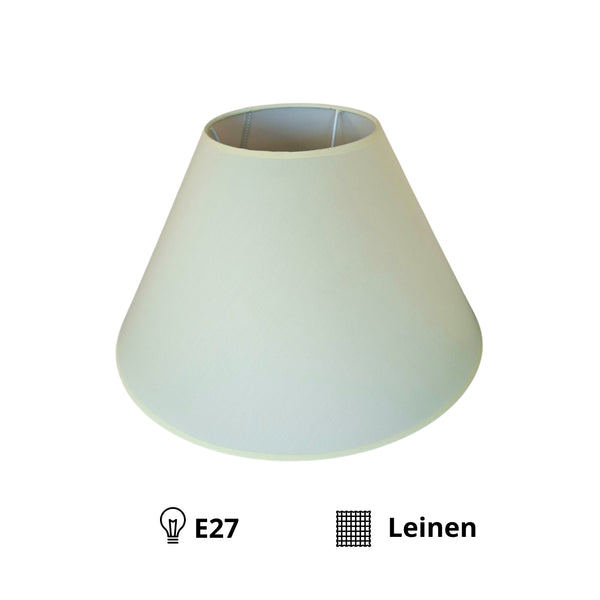 Der cremefarbene Lampenschirm aus Chintz verleiht jedem Raum zeitlose Eleganz. Perfekt für eine gemütliche Atmosphäre.